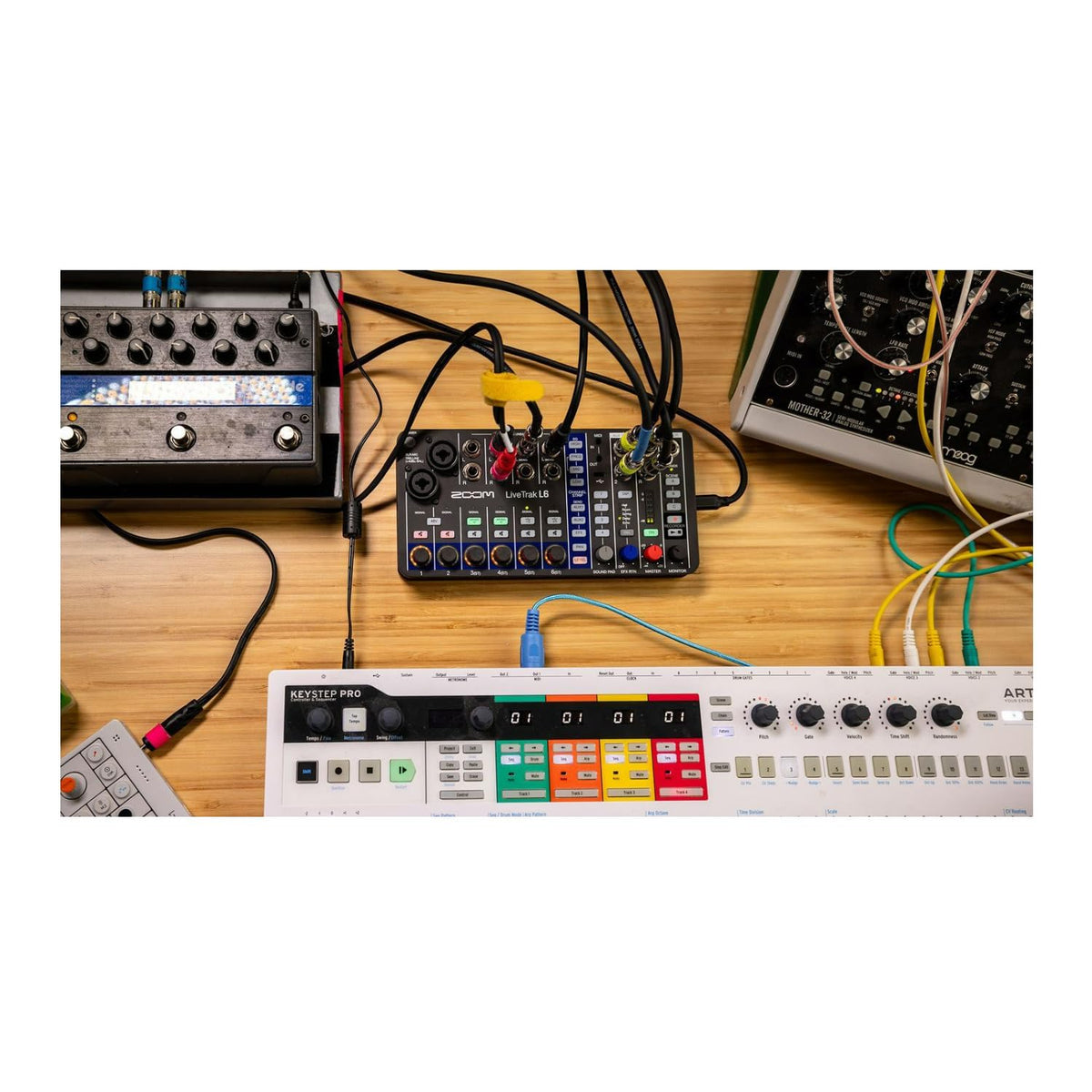 LiveTrak L6 Mixer/Recorder P380